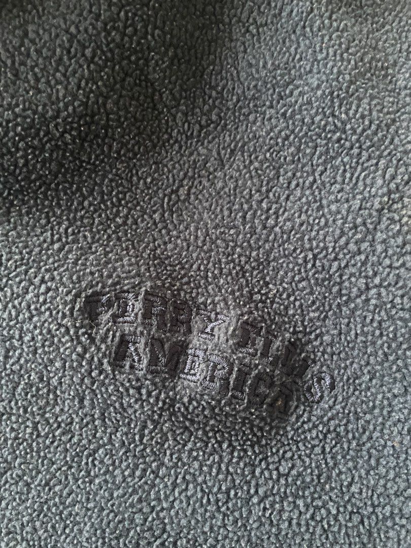 Perry Ellis Active Fleece Pullover XXL (Category: Coats, Jackets and Outerwear) located in Cainta. Submitted by pnedp2022 (Listing ID 1459361789, Image 2). Description: - Perry Ellis America Active navy blue fleece pullover - Size XXL - Quarter zip neckline - Used once or twice - Loc: Greenwoods Pasig/Cainta.