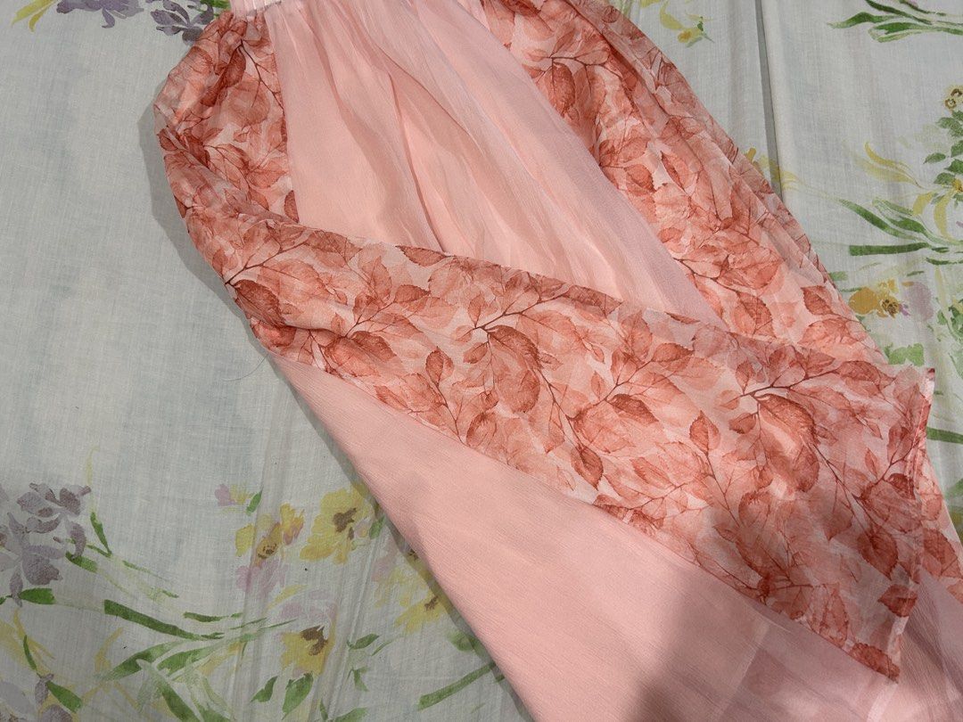 pink chiffon floral maxi skirt (Category: Skirts) located in Antipolo. Submitted by giaciers (Listing ID 1459378982, Image 2). Description: got this from vietnam! very cute :) has an extra lining as well.