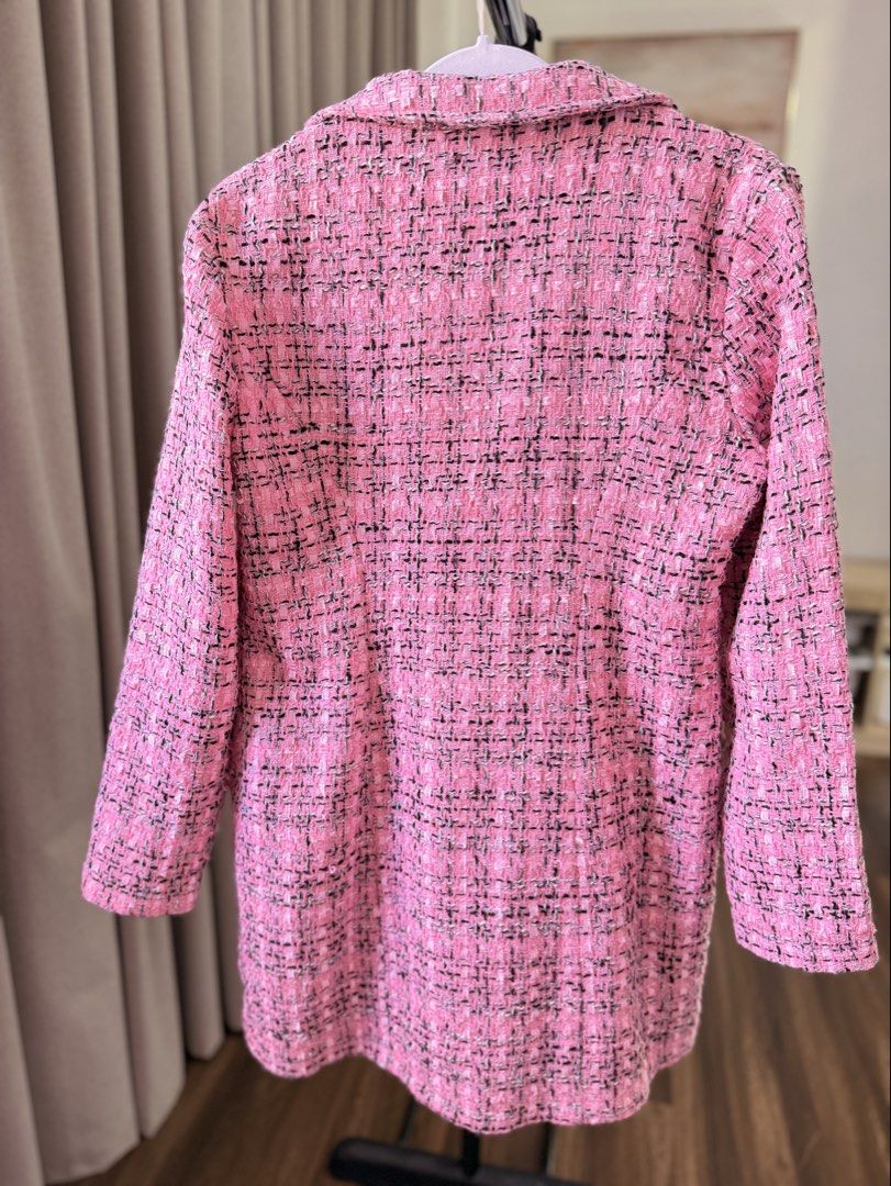 Pink Tweed Blazer (Category: Coats, Jackets and Outerwear) located in Santa Rosa. Submitted by rainscloset29 (Listing ID 1459293610, Image 2). Description: Pink tweed blazer with gold-tone buttons and a structured, slightly relaxed fit. Fully lined and easy to dress up or down. * Size S * Worn once only * Excellent condition * No visible stains or major flaws Perfect for work, brunch, events, or travel. Selling because decluttering / no longer ge