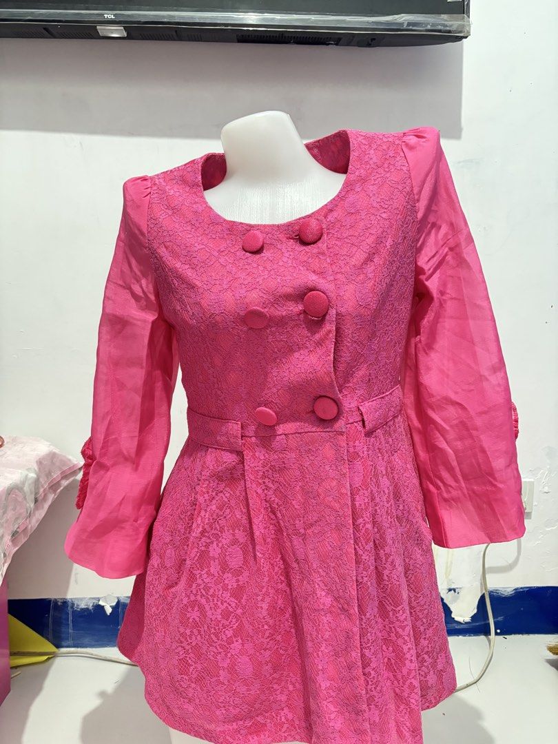Pink Women Blazer (Category: Dresses) located in Valenzuela. Submitted by hellokittyjunkie (Listing ID 1459477155, Image 1). Description: Small to medium.