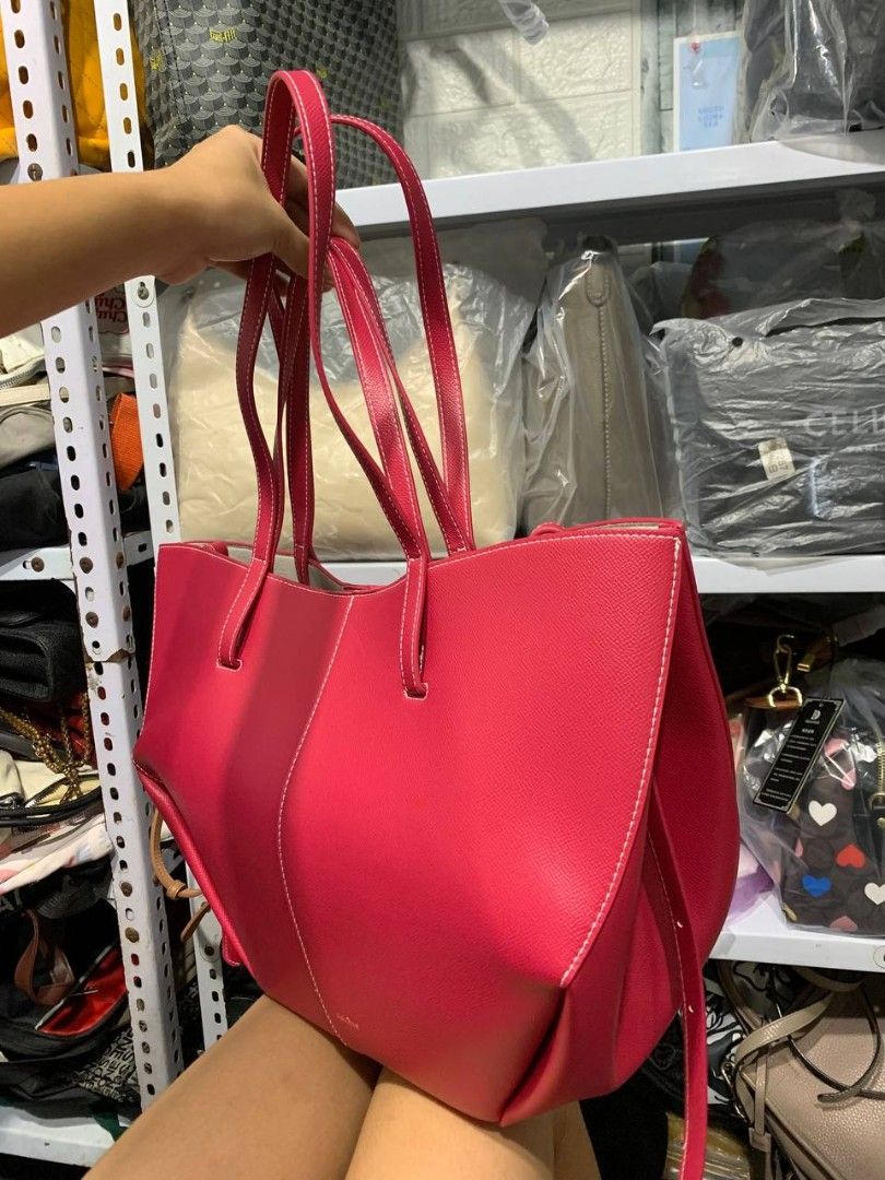 Polène Cyme Tote Bag (Category: Tote Bags) located in Valenzuela. Submitted by _prettysimplecollection (Listing ID 1459365162, Image 2). Description: .