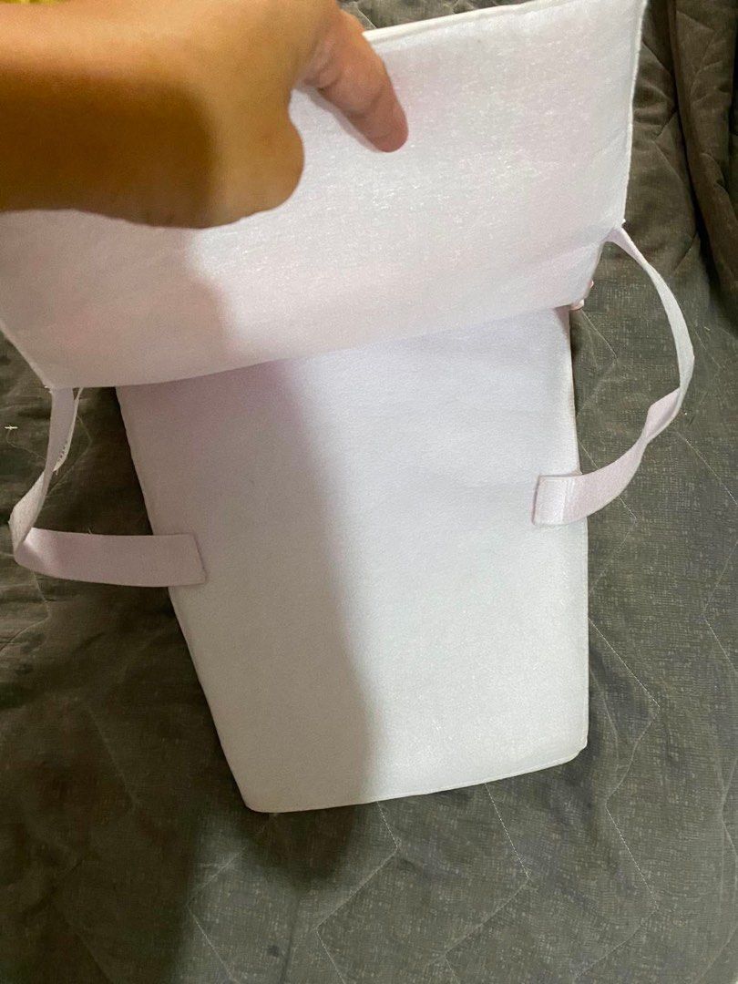 Popcorn Bucket Costume Backpack (Category: Babies & Kids Fashion) located in Cagayan de Oro. Submitted by sethmarko27 (Listing ID 1459433073, Image 2). Description: - Unique popcorn bucket backpack design - Ideal for parties, dress-up, or everyday fun - Adjustable straps for a comfortable fit - Plain white interior - Fun accessory for kids and adults alike.