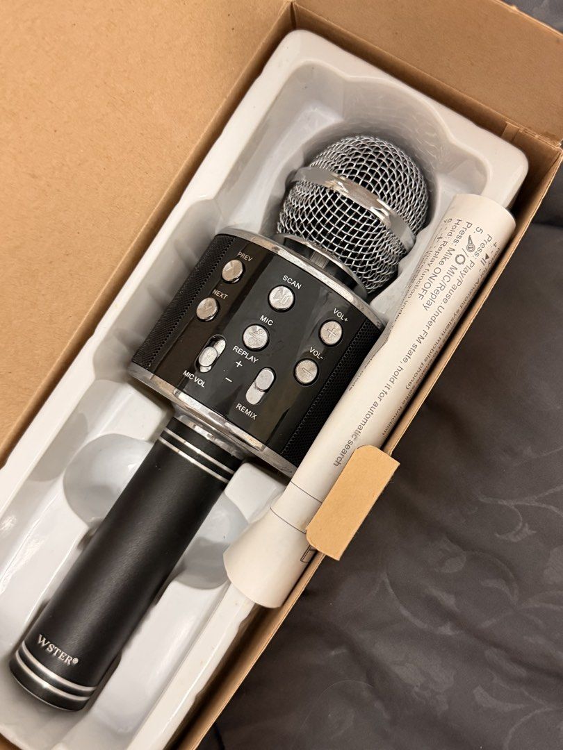 Portable Karaoke Mic Bluetooth (Category: Microphones) located in Taguig. Submitted by love_preloved__ (Listing ID 1459346478, Image 1). Description: Nakatago lang. Excellent condition .