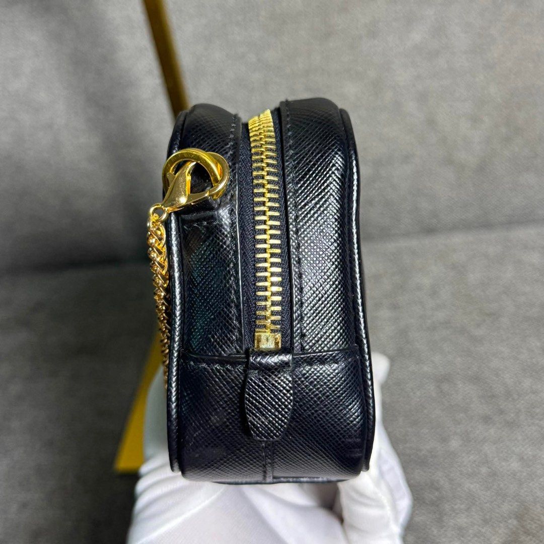 PRADA CAMERA BAG MINI (Category: Luxury Bags & Wallets) located in Claveria. Submitted by jhunaceeeeee (Listing ID 1459318129, Image 3). Description: 💯Authentic Replace Chain Sling Pwedi ko samahan leather sling With dustbag No issue.