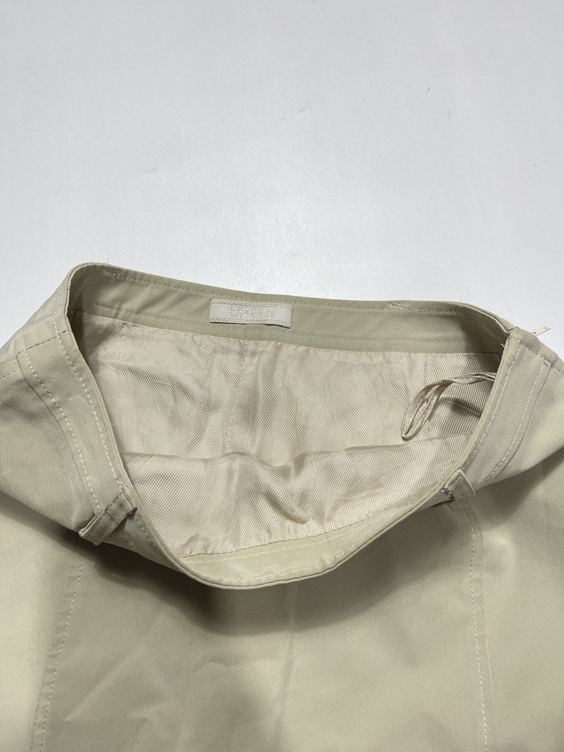 PRADA MINI SKIRT (Category: Skirts) located in Manila. Submitted by 5kcollectiveph (Listing ID 1459469087, Image 3). Description: Prada Mini Skirt -Size 42 -Materials: Polyester -Waistline: 28-29 (14.5 inch) -Length: 19 inch -Hem: 20.5 inch -Color rate: 9.5”10 -Condition: 9.5”10.