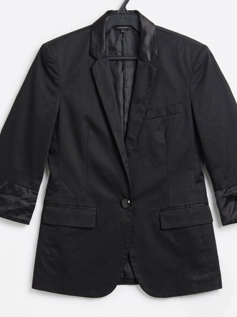 Pre-loved items. Good as new. Decluttering (Category: Shirts) located in La Carlota. Submitted by jowiss.27 (Listing ID 1459385254, Image 1). Description: Decluttering. all items are in good condition..