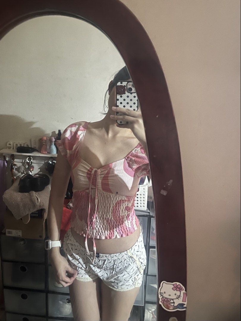 primark pink semi cropped puff sleeves (Category: Others Tops) located in Taguig. Submitted by wearycherry (Listing ID 1459441296, Image 1). Description: - used only once - take note that this is vv hard to put on and remove - bust part is not stretchable (best for small cups) 📍Taguig .