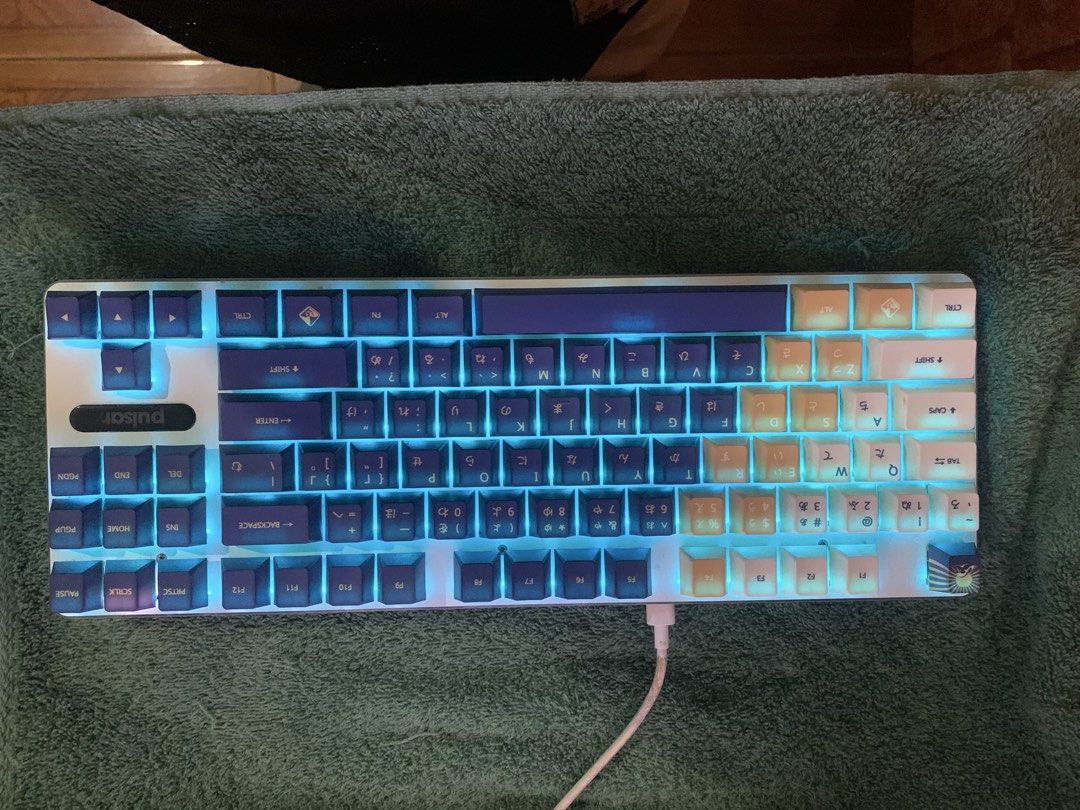 Pulsar PCMK 2 HE TKL ANSI White (Category: Computer Keyboard) located in Paranaque City. Submitted by fredo28 (Listing ID 1459447138, Image 2). Description: FOR SALE — Pulsar PCMK 2 HE TKL ANSI White 💰 ₱5500 Selling my Pulsar PCMK 2 HE TKL ANSI mechanical gaming keyboard. 🔥 Features: * Hall Effect / Magnetic switches * 8K polling rate * Rapid Trigger * Adjustable actuation point * RGB lighting * TKL layout * USB-C connection * White keyboard ca