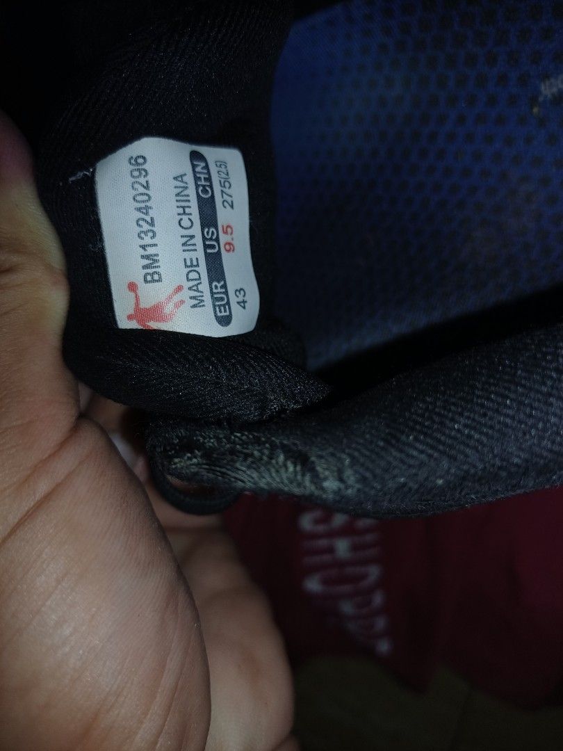 Qiaodan Running Shoes (Category: Cardio & Fitness Machines) located in Manila. Submitted by goldencloud_1bd970 (Listing ID 1459478269, Image 2). Description: Good CONDITION Qiaodan Fengxing Pro Premium Running Shoes - Size 43 / US 9.5 Description: Selling a pair of high-performance Qiaodan Fengxing Pro mid-to-long distance running shoes in great condition. These have been exceptionally well cared for, showing minimal cosmetic wear and plenty of l