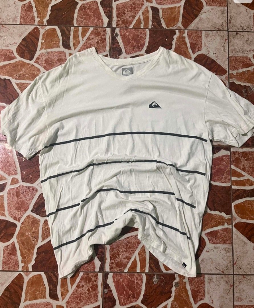 Quiksilver shirt (Category: Activewear) located in Roxas City. Submitted by gothriftaholic (Listing ID 1459415958, Image 1). Description: XL on tag Dimes - 31x23 Color rate 10/10 Loc: Roxas, Capiz DM me 📩.