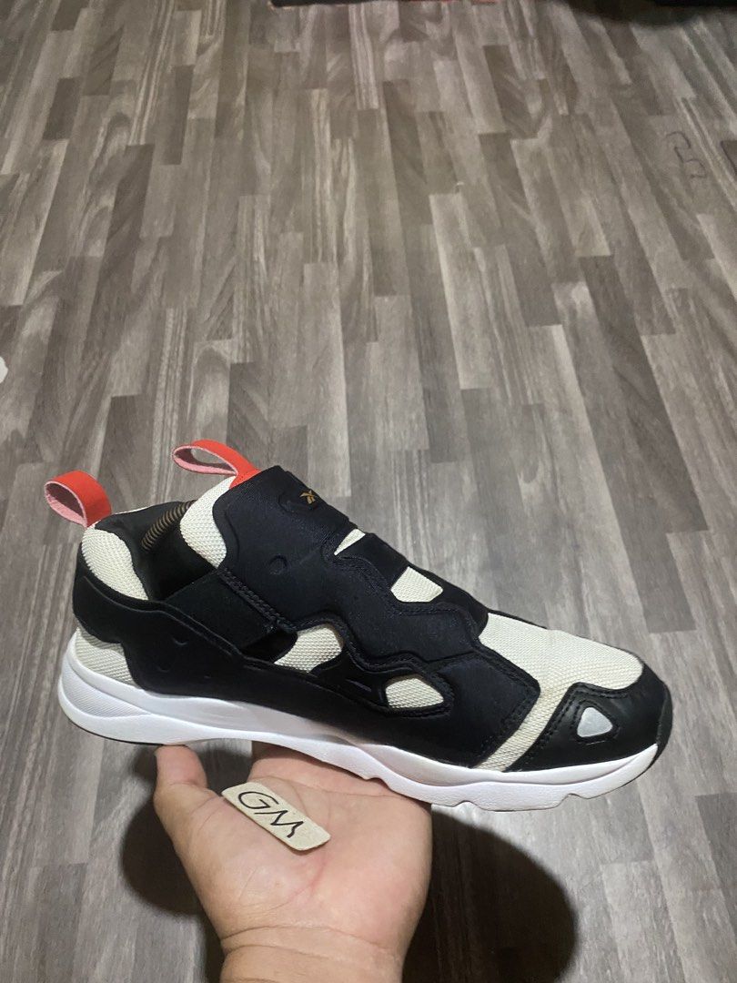 Reebok Furylite 3.0 (Category: Sneakers) located in Cebu City. Submitted by freemoon.b85e0c (Listing ID 1459472112, Image 2). Description: Reebok Furylite 3.0 Legit/2nd hand Size 7.5 us/6.5 uk/40 euro/25.5 cm Price 850 plus sf Good condition.