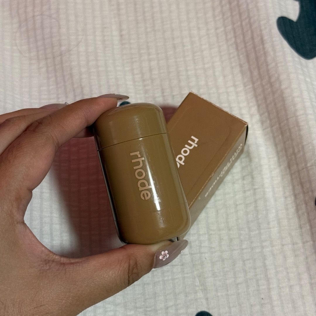 RHODE POCKET BLUSH PIGGY (Category: Makeup) located in Imus. Submitted by ribbonlove.ph (Listing ID 1459301384, Image 2). Description: - Used for a few times lang - Bought last July 2026 - Dami pa - Authentic.