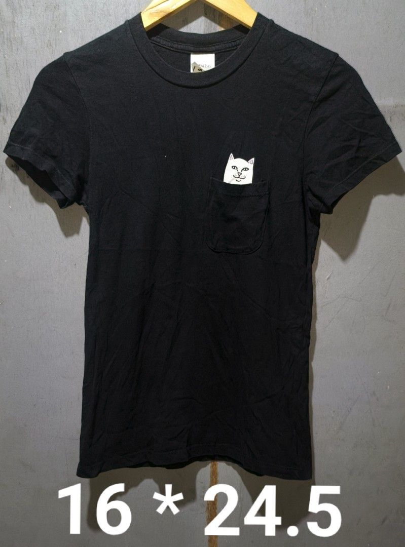 RIP N DIP POCKET TEE (Category: Shirts) located in Makati City. Submitted by updownthrift (Listing ID 1459456370, Image 1). Description: NO ISSUE NEED WASH ONLY.