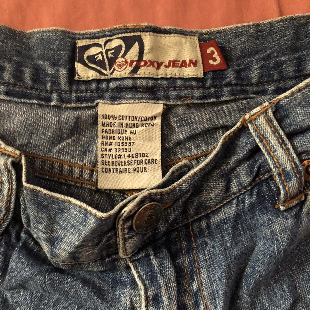 Roxy (Category: Shorts) located in Manila. Submitted by pitogoline94751 (Listing ID 1459339978, Image 3). Description: Roxy Excellent Condition No Issue Size 25-26 .