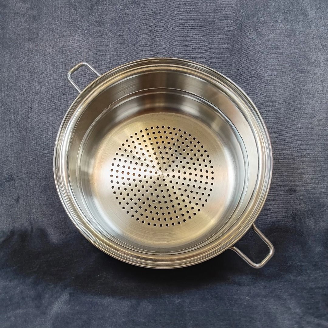 Saladmaster 3 Qt. Steamer Replacement Part (Category: Cookware & Accessories) located in Manila. Submitted by april.sixteen (Listing ID 1459337227, Image 2). Description: - Stainless steel steamer pot - Includes perforated insert for steaming - Side handles for easy carrying - Ideal size for family meals - Clean and shiny condition - Ready for your kitchen.