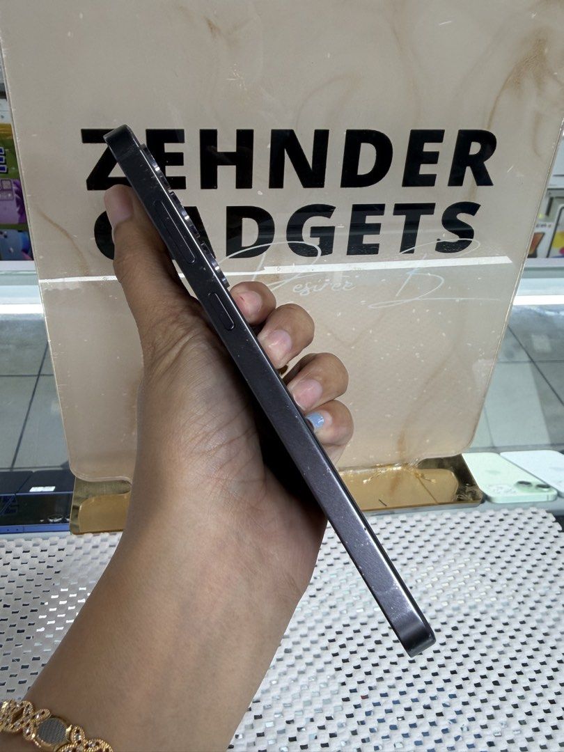 SAMSUNG S24 PLUS 12/512GB OPENLINE (NTC APPROVED) (Category: Samsung) located in San Juan City. Submitted by desireebayal96 (Listing ID 1459313683, Image 3). Description: SAMSUNG GALAXY S24+ * NTC APPROVED * 12/512GB * DUAL SIM * OPENLINE (BOTH PHYSICAL SIM) * 4900mAh * NO ISSUE * NO HISTORY OF REPAIR * NO AMOLED BURN * NO DEAD PIXEL * WITH CORD TYPE-C NOTE: HINDI LANG PO MAKINIS, DI NAMAN NAKAKA-APEKTO SA PERFORMANCE SUPER SMOOTH PARIN GAMITIN P