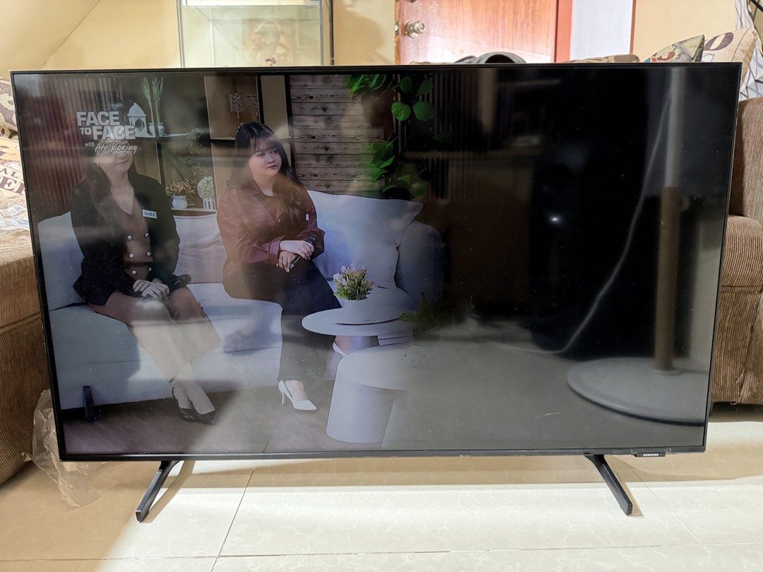 Samsung Smart TV 43” with Remote (Category: TV) located in Taguig. Submitted by ben_fermin (Listing ID 1459323996, Image 2). Description: Samsung Smart TV 43 inches With Backlight issue as diagnosed by samsung No issues on LCD. Very good condition. Kaw na po magpaayos. Location: Binangonan Rizal / Makati (if in my office) RFS: bought a new bigger TV nalang.
