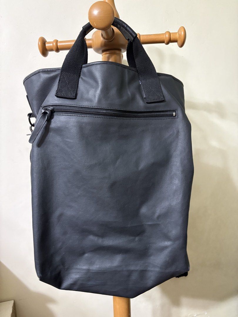 second hand Armani exchanged (Category: Luxury Bags & Wallets) located in Bulacan. Submitted by lilet_37 (Listing ID 1459426976, Image 2). Description: .