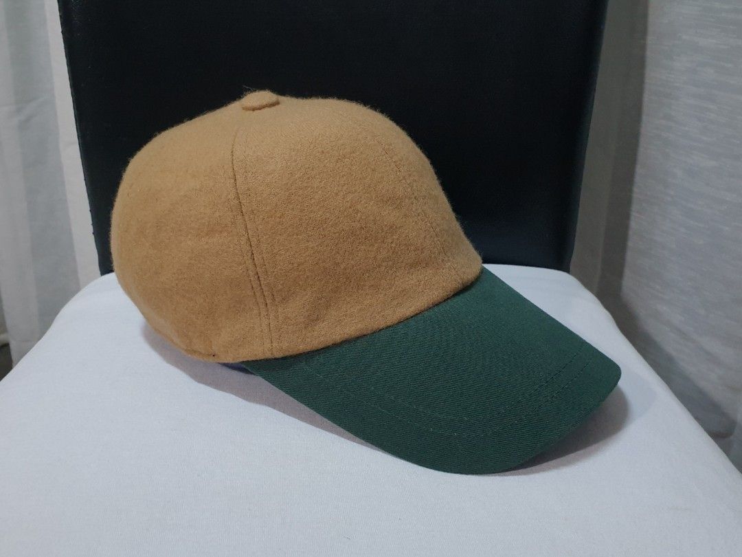 Segue Italy Wool Cap (Category: Caps & Hats) located in Quezon City. Submitted by WasalakTwo (Listing ID 1459297393, Image 3). Description: Bought in Korea Good as new One size fits most Open for delivery nationwide.