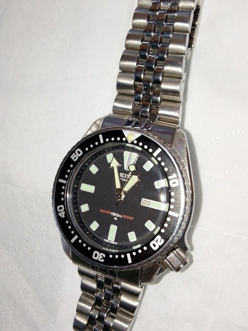 Seiko divers black medium siaed (Category: Luxury Watches) located in Quezon City. Submitted by horolodrip_manila_official_ph (Listing ID 1459461707, Image 2). Description: Seiko dovers black Medium sized Qc/cubao location open for meetups and Online transactions via lalamove ,jnt,Lbc Dm for more details Php 3,500.