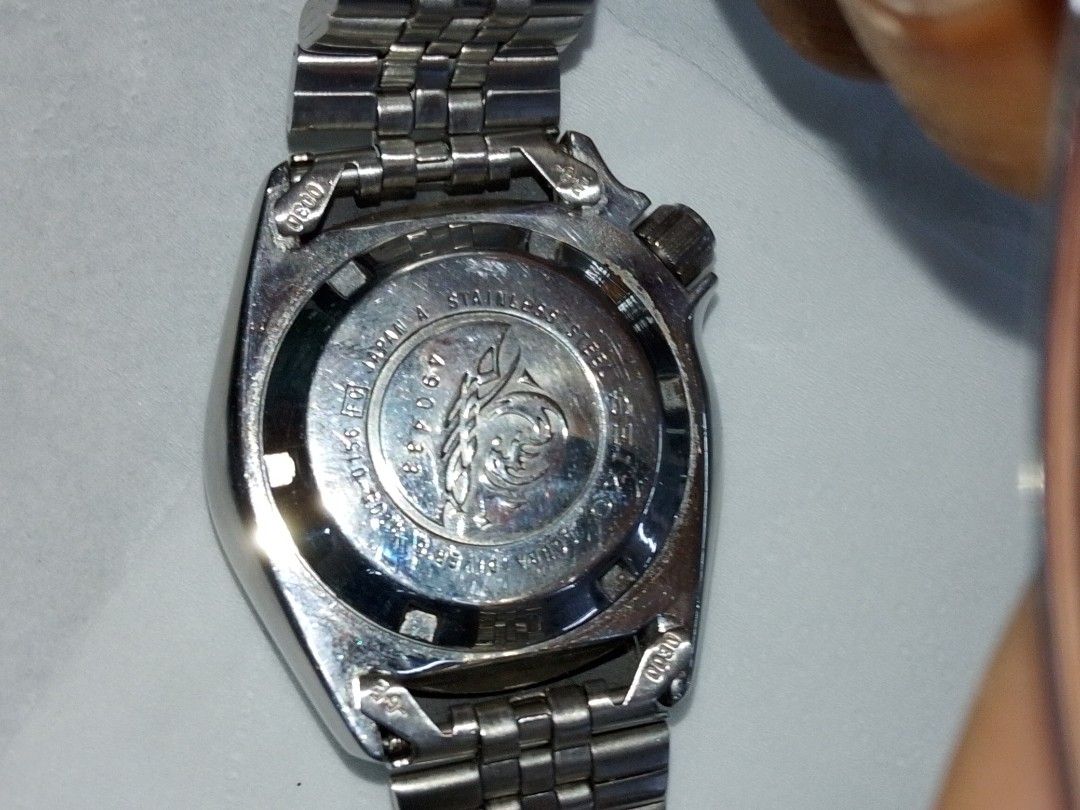 Seiko divers black medium siaed (Category: Luxury Watches) located in Quezon City. Submitted by horolodrip_manila_official_ph (Listing ID 1459461707, Image 3). Description: Seiko dovers black Medium sized Qc/cubao location open for meetups and Online transactions via lalamove ,jnt,Lbc Dm for more details Php 3,500.
