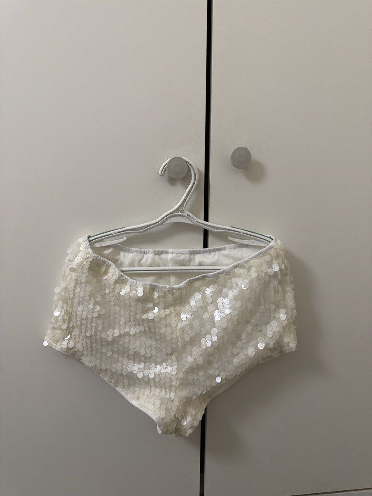 SHEIN shorts (Category: Shorts) located in Pasig City. Submitted by hotstuff__ (Listing ID 1459380759, Image 1). Description: .