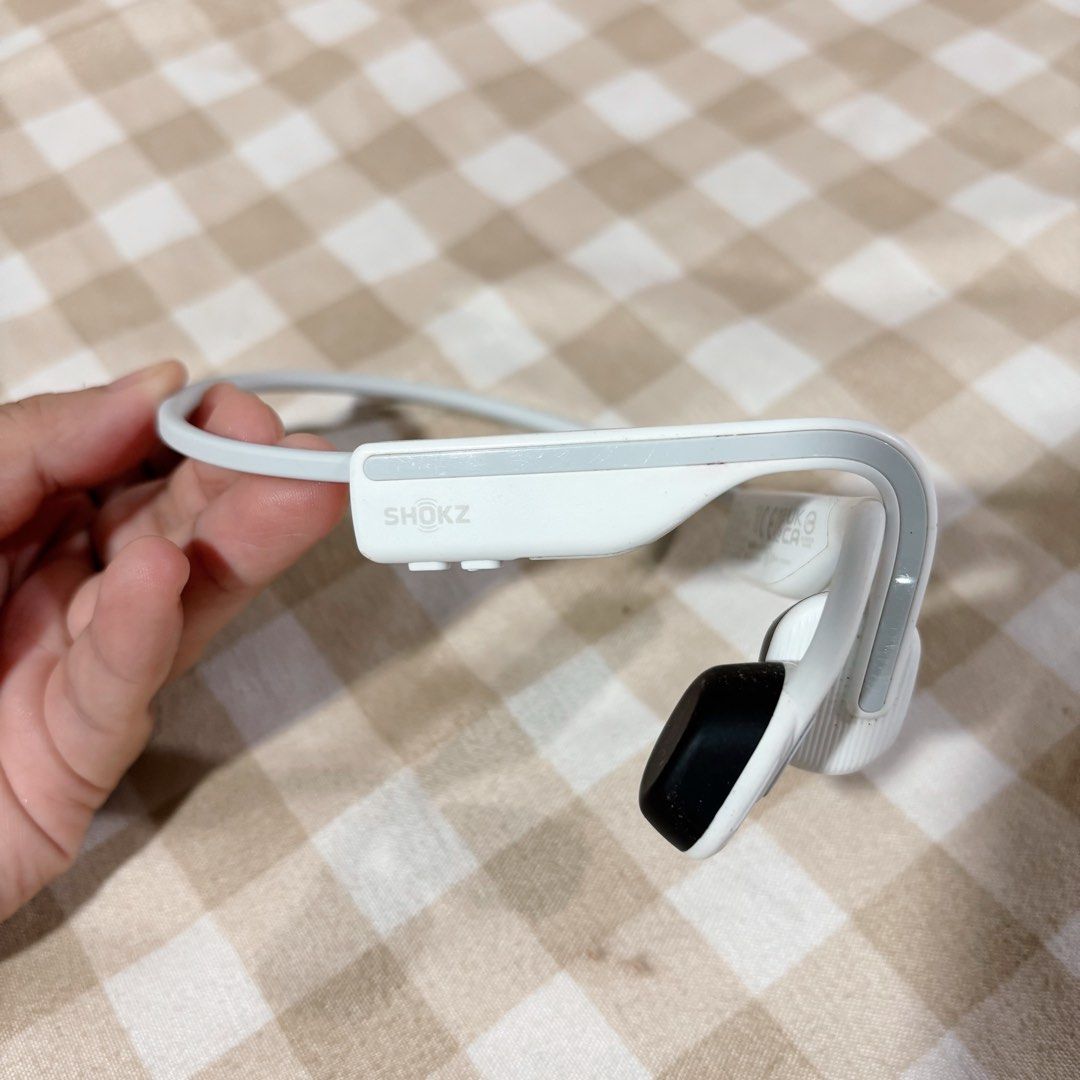 SHOKZ OpenMove Bone Conduction Wireless Headphones (S661) (Category: Headphones & Headsets) located in Las Pinas. Submitted by zab8th (Listing ID 1459477881, Image 2). Description: - SHOKZ OpenMove Entry-Level Bone Conduction Wireless Headphones (S661) - Color: White - Ideal for running, cycling, and other outdoor activities - Lightweight and comfortable for extended wear - Wireless Bluetooth connectivity - Delivers clear, open-ear sound - Easy c
