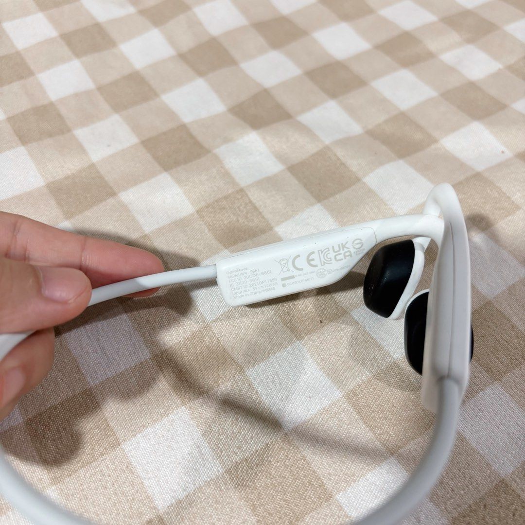 SHOKZ OpenMove Bone Conduction Wireless Headphones (S661) (Category: Headphones & Headsets) located in Las Pinas. Submitted by zab8th (Listing ID 1459477881, Image 3). Description: - SHOKZ OpenMove Entry-Level Bone Conduction Wireless Headphones (S661) - Color: White - Ideal for running, cycling, and other outdoor activities - Lightweight and comfortable for extended wear - Wireless Bluetooth connectivity - Delivers clear, open-ear sound - Easy c