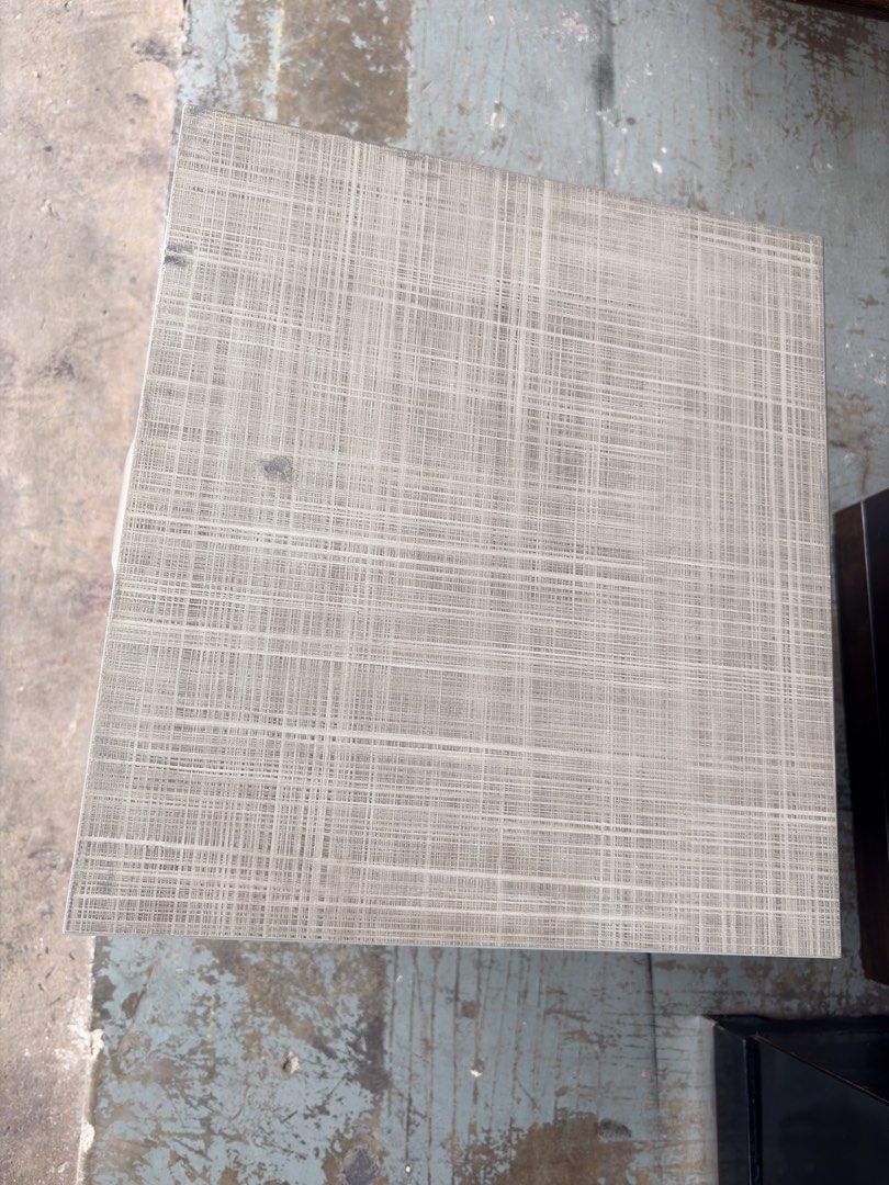 side table (Category: Tables & Sets) located in Kajang. Submitted by goodsdmy_secondhandshop (Listing ID 1459333808, Image 3). Description: used item. condition as is self pickup : 3, Jalan Bukit Mewah 67, Taman Bukit Mewah, 43000 Kajang, Selangor (10.30am - 6.30pm) delivery guna lalamove. .