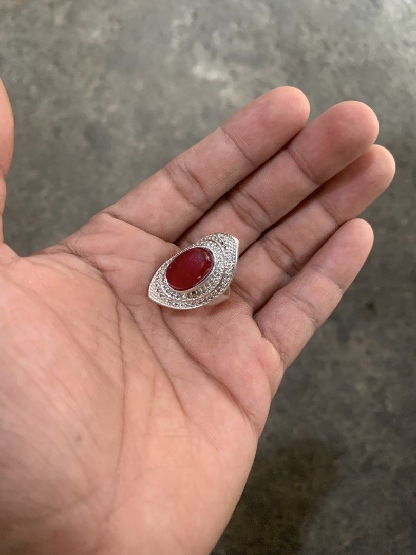 SILVER 925 VINTAGE STONED RED RINGS (Category: Rings) located in Antipolo. Submitted by redwatchmnl (Listing ID 1459399124, Image 2). Description: Size 6.5-7” Sterling 925 original silver Complete stone Antipoli Location.