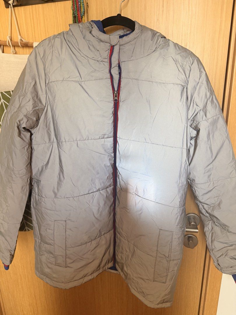 Ski jacket (Category: Babies & Kids Fashion) located in Singapore. Submitted by pwkrkyvxvq96041 (Listing ID 1459417757, Image 1). Description: Ski jacket .