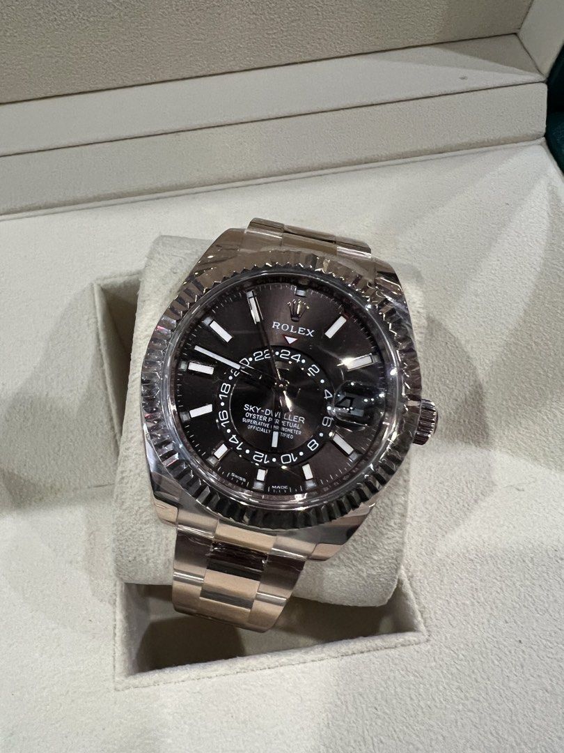 Sky Dweller rose gold (Category: Luxury Watches) located in Pasig City. Submitted by moimoigo (Listing ID 1459386410, Image 3). Description: ROLEX SKY DWELLER ROSE GOLD -Ref# 326935 -42mm -chocolate index dial -2022 model -complete box & papers -3.2M negotiable .
