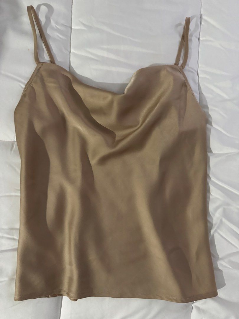 Sleeveless LOVE BONITO (Category: Blouses) located in Quezon City. Submitted by prelovedsaleitems (Listing ID 1459295201, Image 3). Description: .