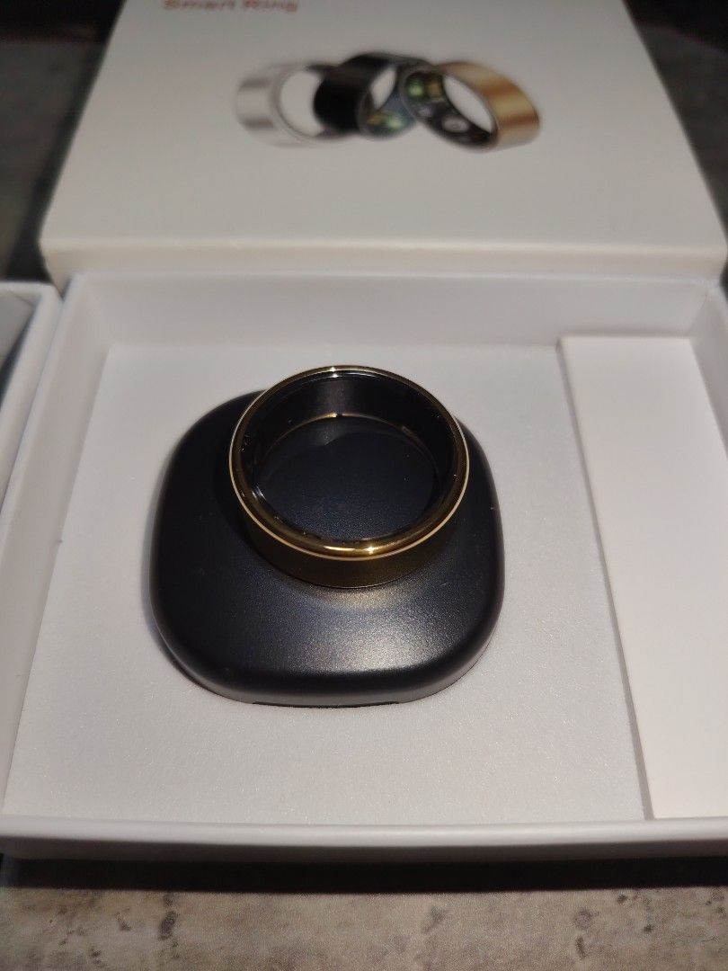 Smart ring (Category: Wearables & Smart Watches) located in Singapore. Submitted by s2407 (Listing ID 1459418213, Image 2). Description: Brand new. Bought wrong size. It's size 13.