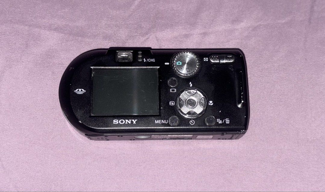 Sony Cybershot DSC-P200 (Category: Cameras) located in San Fernando. Submitted by susi.c (Listing ID 1459453872, Image 2). Description: Selling my camera!✨ Brand/Model: Sony Cybershot DSC-P200 Condition: Good with sign of usage Included: Memory stick and charger Price: Negotiable (just pm me your offer) .