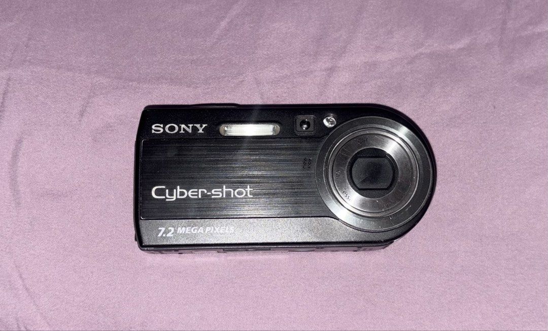 Sony Cybershot DSC-P200 (Category: Cameras) located in San Fernando. Submitted by susi.c (Listing ID 1459453872, Image 1). Description: Selling my camera!✨ Brand/Model: Sony Cybershot DSC-P200 Condition: Good with sign of usage Included: Memory stick and charger Price: Negotiable (just pm me your offer) .