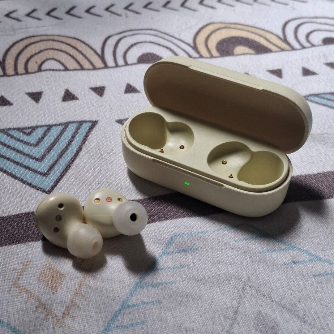 Sony WF-C510 RIGHT Earbud Working (Category: Earphones) located in Malabon City. Submitted by eleventh_mistress (Listing ID 1459324095, Image 2). Description: -Only for WF-C510 Sony Earbuds user who needs a left earbud as it doesn't sync for a new user if the right earbud is missing. - All accessories shown in the photos are included. - Deep Cleaned with extra earbud tips for a squeeky clean experience..