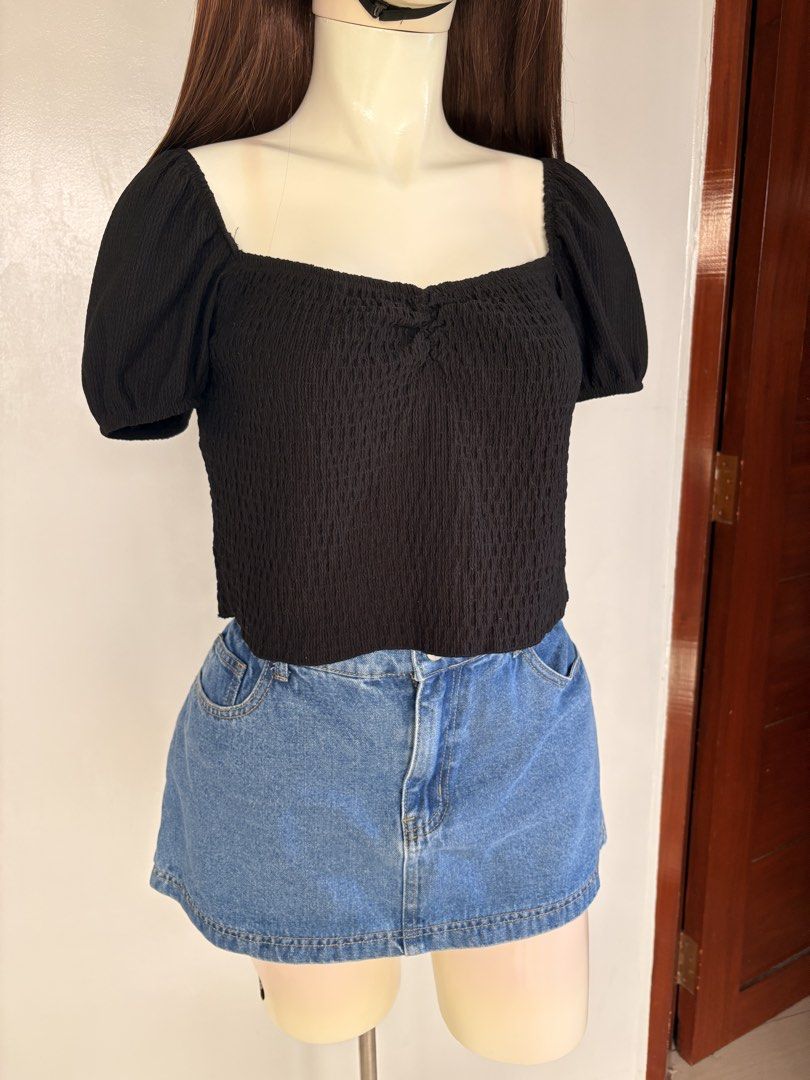 Stradivarius Puffsleeve Top (Category: Others Tops) located in Quezon. Submitted by closetby_gn (Listing ID 1459352931, Image 2). Description: || TRENDY CLOTHES၄၃ BRAND: STRADIVARIUS PUFF SMOCKED TOP MEDIUM GOOD AS NEW NO FLAWS/DAMAGE ✿Reminders 𐙚 Strictly Payment first 𐙚 No cancellation of orders 𐙚 Comment Mine | PM to order ✿Mode of payment •Gcash only ✿Shipping Courier •Flash express All items are in good condition!☺️ Happy Shopping Giirls!