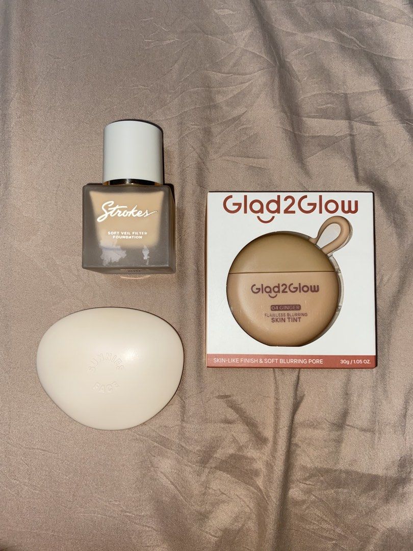 Strokes Soft Veil Filter Primer & Glad2Glow Skin Tint (Category: Makeup) located in Tarlac. Submitted by _basicfits (Listing ID 1459461780, Image 1). Description: RFS: wrong shade/s skintint: 150 (swatch only) foundation: 200 (90%) powder: 200 (90%).