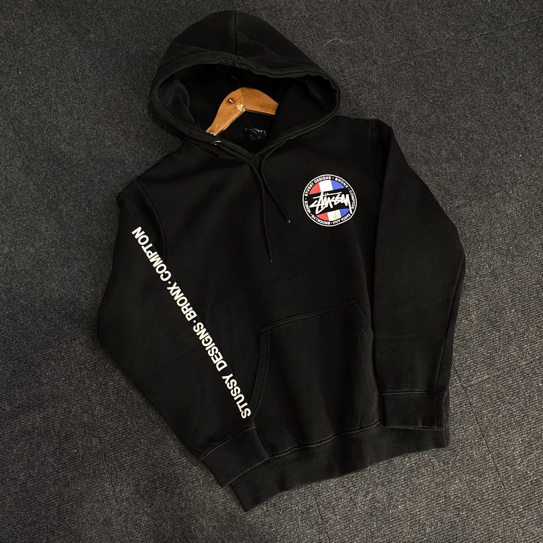 STUSSY HOODIE (Category: Hoodies) located in Makato. Submitted by markvictorantonio (Listing ID 1459439500, Image 2). Description: .