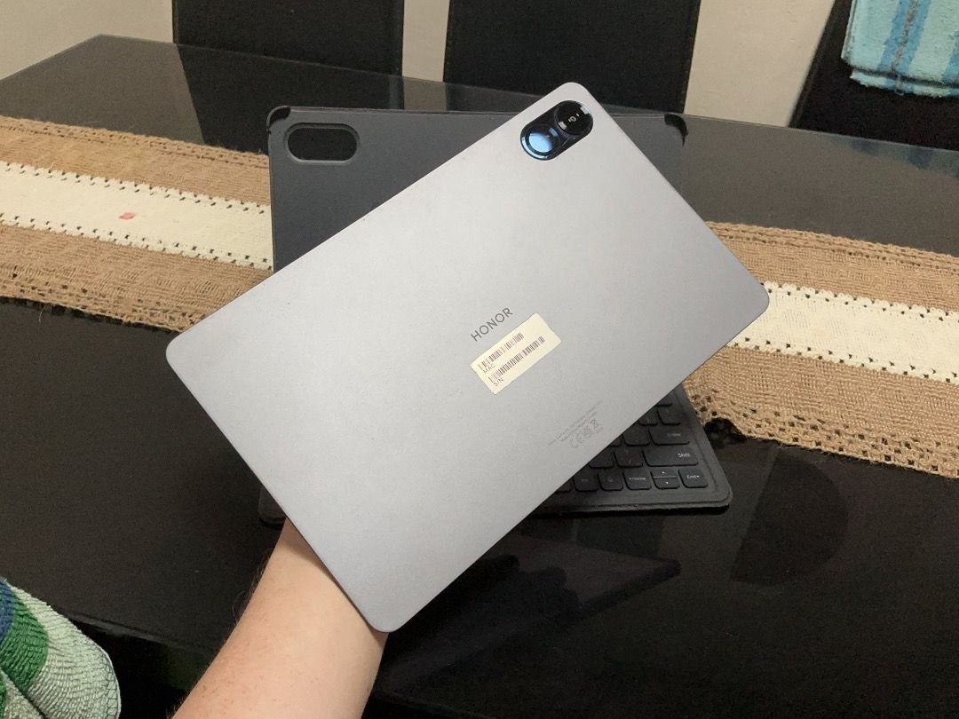 Tablet For Sale (Category: Android) located in Caloocan City. Submitted by swift.benshoppe (Listing ID 1459421422, Image 3). Description: Honor Pad X9 4gb +2gb RAM 128gb Internal Storage.
