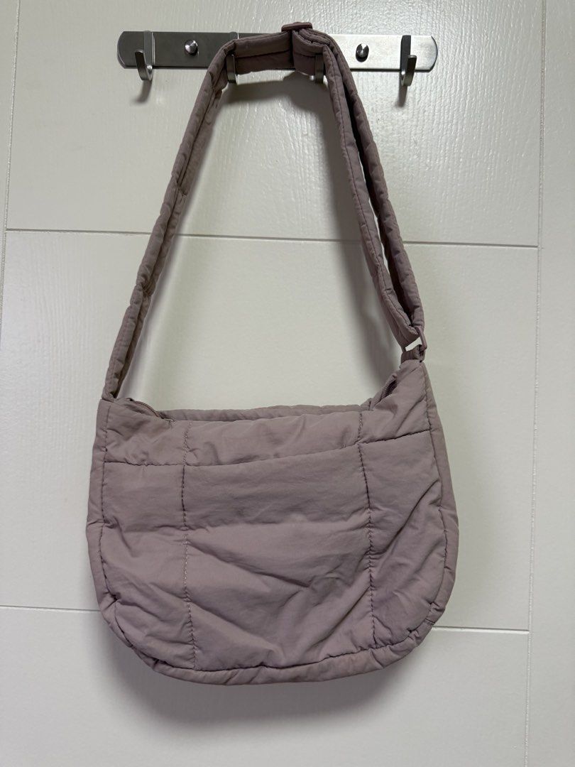 The Paper Bunny Puffer Swing Bag in Macaron (Category: Cross-body Bags) located in Manila. Submitted by chocoloka (Listing ID 1459385993, Image 1). Description: Lightly used, with minor signs of usage.