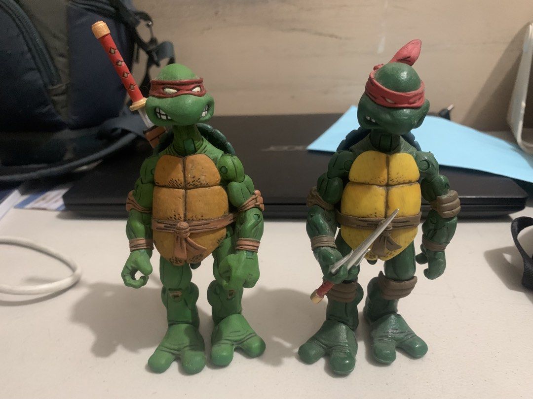 tmnt neca set of 2 (Category: Figurines & Statues) located in Paranaque City. Submitted by obin08 (Listing ID 1421121766, Image 1). Description: set of tmnt neca may markings selling both for 1500 rfs hirap makabuo.