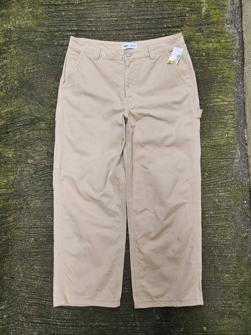 ARITZIA TNA Womens Carpenter Pants🪚 (Category: Other Bottoms) located in San Pablo. Submitted by pablo_pablo25 (Listing ID 1459352379, Image 3). Description: waist 34 lenght 39 hem 9.5 9/10 condi no issue.