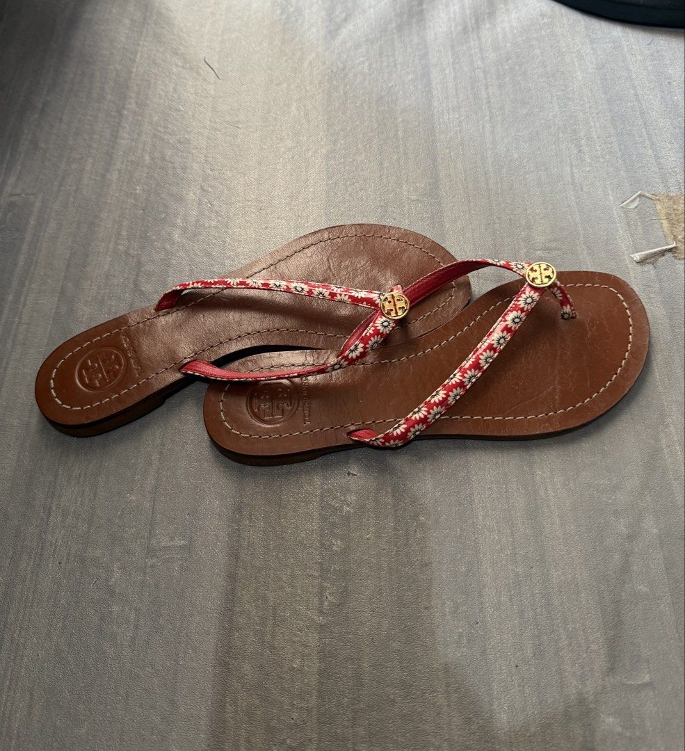 Tory Burch Terra Thong sandals (Category: Sneakers & Footwear) located in Cagayan de Oro. Submitted by twice.but.nice.blackmarket (Listing ID 1459326946, Image 1). Description: Excellent condition NO issues! Made in Brazil Size 6 to 6.5.