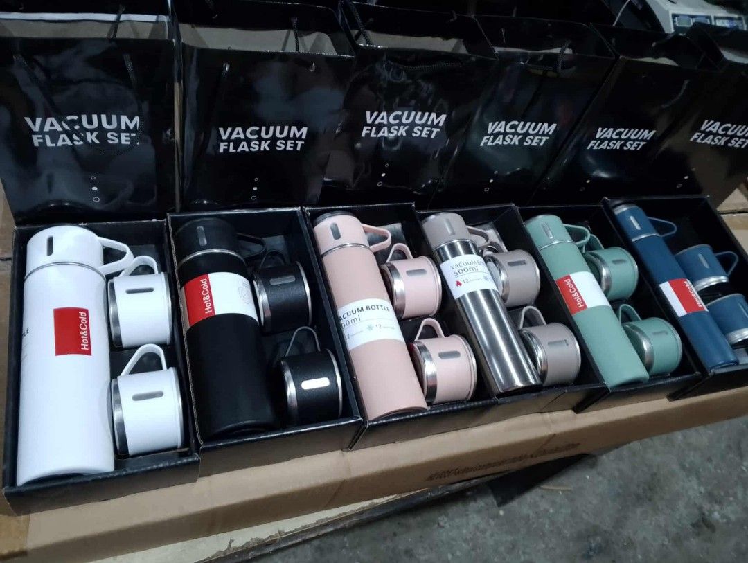 Travel tumber (Category: Water Bottles & Tumblers) located in Manila. Submitted by joydolor (Listing ID 1459311404, Image 1). Description: Travel tumbler 500ml Hot and cold for 12 hrs Stainless White Black Blue Grey Green Pink.