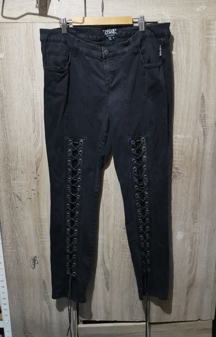 TRIPP NYC DENIM PANTS (Category: Jeans) located in San Pedro. Submitted by thriftersthrift (Listing ID 1459301104, Image 1). Description: Waistline (inches) 36 Length(inches) :39 Good condition Already wash Color rate : 9.5 /10 🌵ALL ITEMS ARE FROM UKAY BALE SO MANAGE YOUR EXPECTATION 🌵 ASK SELLER FOR MORE INFORMATION COLOR MAY CHANGE TRU LIGHTING.