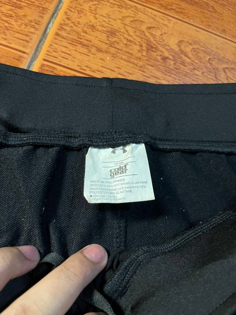 Under armour jogger cold gear pants (Category: Joggers) located in Quezon City. Submitted by thomosssss (Listing ID 1459476525, Image 2). Description: Under armour cold gear ‎Dimes 31 width (adjustable) 39 length ‎📌No issue complete tags has zipper sa bandang Lo adjustable waist (Tali/stretchable) ‎.