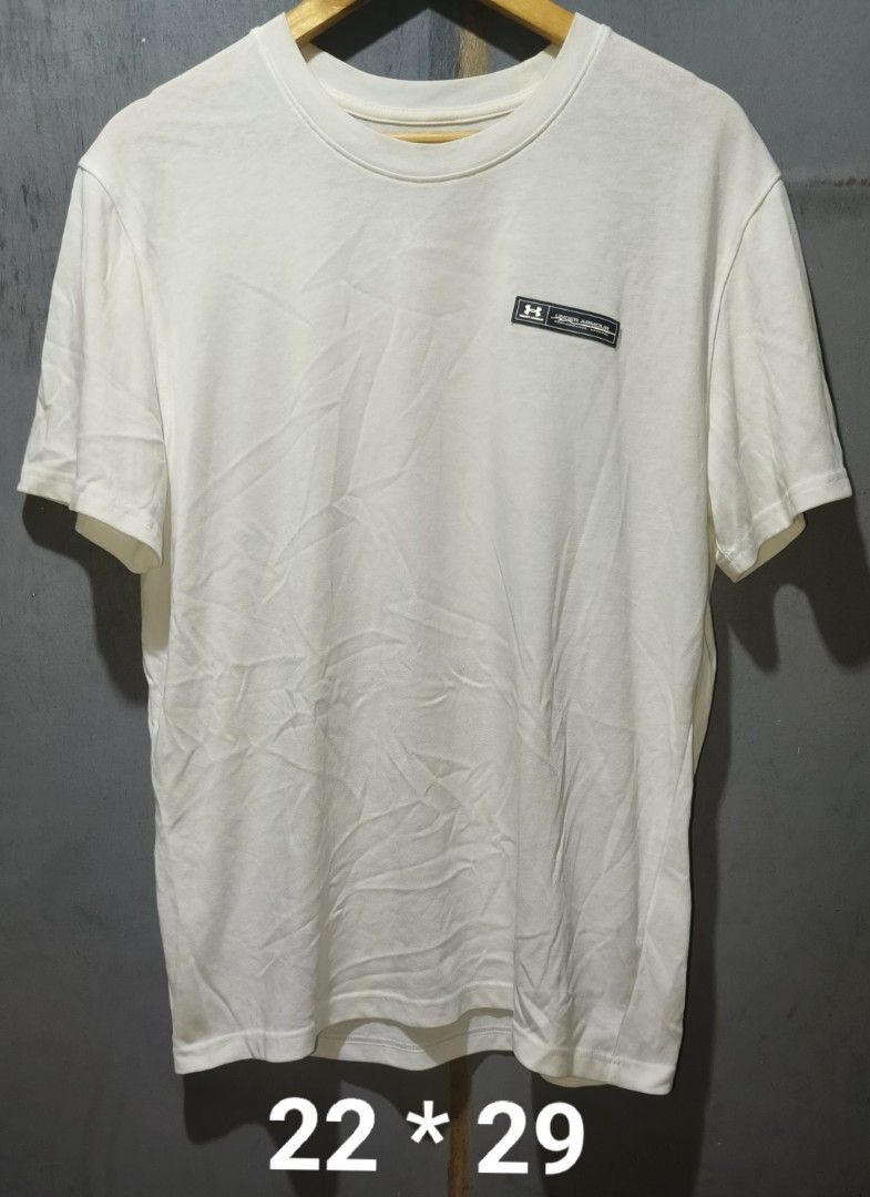 UNDER ARMOUR SHIRT (Category: Tshirts & Polo Shirts ) located in Makati City. Submitted by updownthrift (Listing ID 1459463314, Image 1). Description: NO ISSUE NEED WASH ONLY.