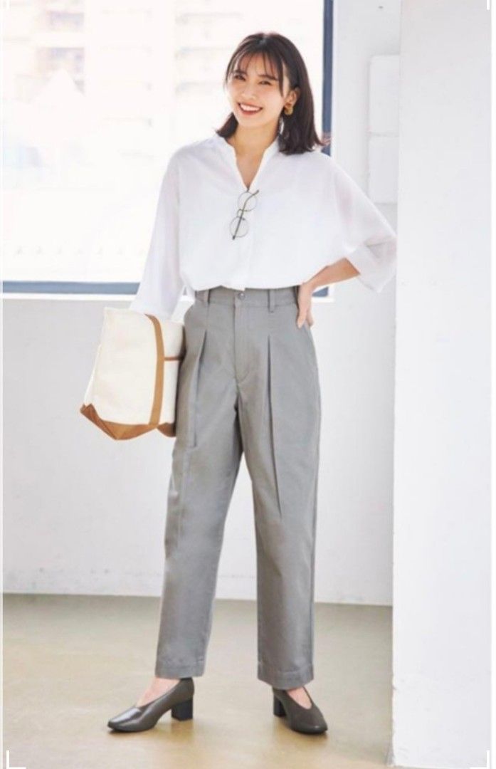 Uniqlo 3/4 Sleeve Top (Category: Others Tops) located in Taguig. Submitted by authprelovedonlineshop2 (Listing ID 1459366499, Image 1). Description: - Uniqlo 3/4 sleeve shirt - Color: White - Features: V-neck, buttoned cuffs, curved hem - Fit: Relaxed - Material: Cotton-polyester blend - Size: S Uniqlo 3/4 Sleeve Top Excellent Condition Small Php348 🍀All items are preloved unless stated as brand new. 🍀Please manage your expectations. Major flaw